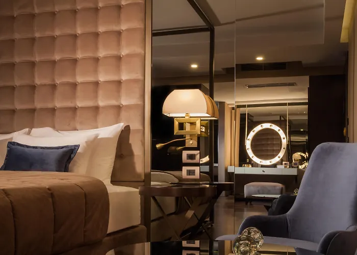 Saint Ten Boutique Hotel, Small Luxury Hotels