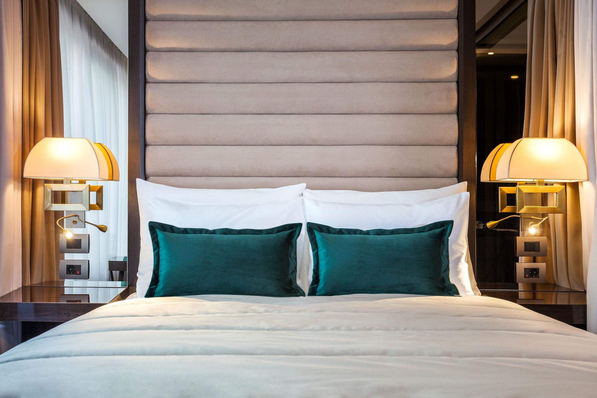 Saint Ten Boutique Hotel, Small Luxury Hotels Hotel