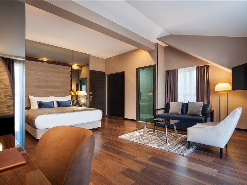 Hotel Saint Ten Boutique Hotel, Small Luxury Hotels Belgrade