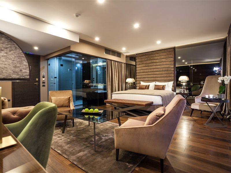 Saint Ten Boutique Hotel, Small Luxury Hotels