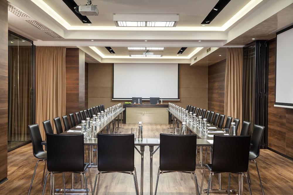 Saint Boutique Hotel, Small Luxury 5* Belgrad